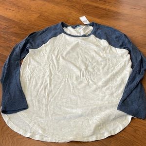 *NWT* American Eagle Outfitters Long Sleeve Top